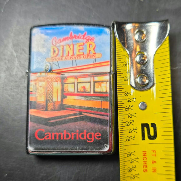 ZIPPO 1997 CAMBRIDGE DINER POLISHED CHROME LIGHTER 370S IN BOX EXCELLENT COND. - Picture 7 of 13